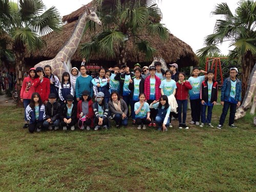 Học tập bổ trợ kiến thức văn hóa tại làng văn hóa các dân tộc Việt Nam và khu du lịch sinh thái Long Việt của thầy và trò trường THCS Đô thị Việt Hưng